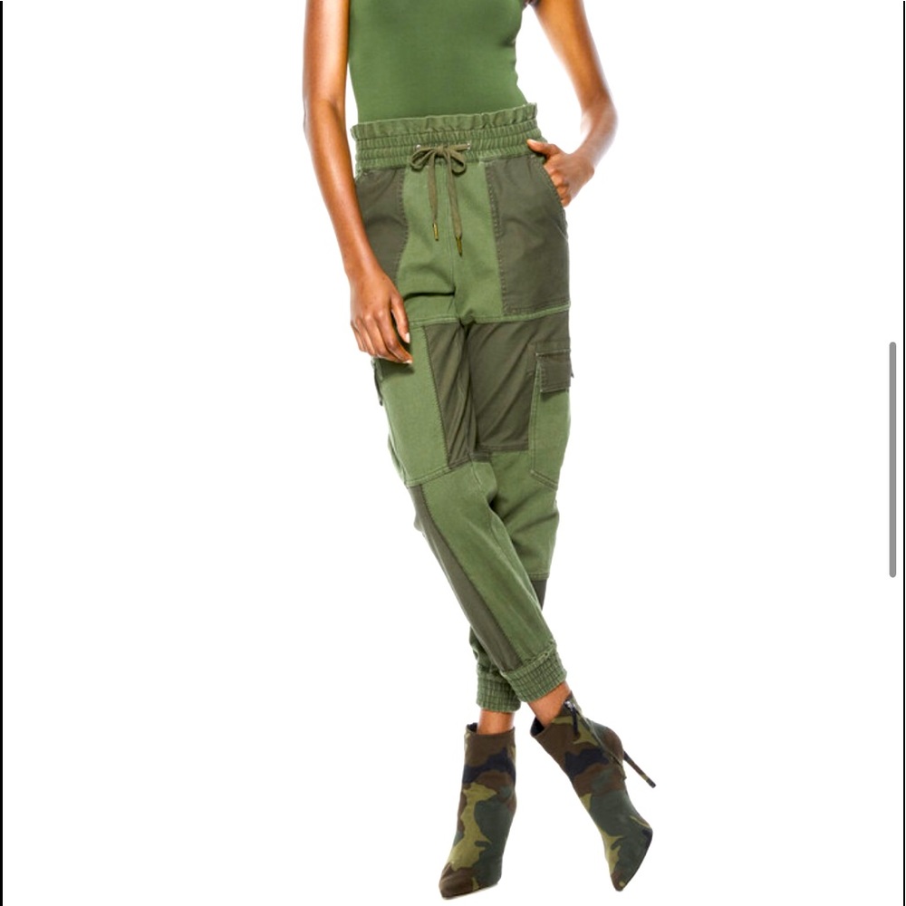NWT plus original box & wrapping Alice + Olivia Tribeca Patchwork Jogger